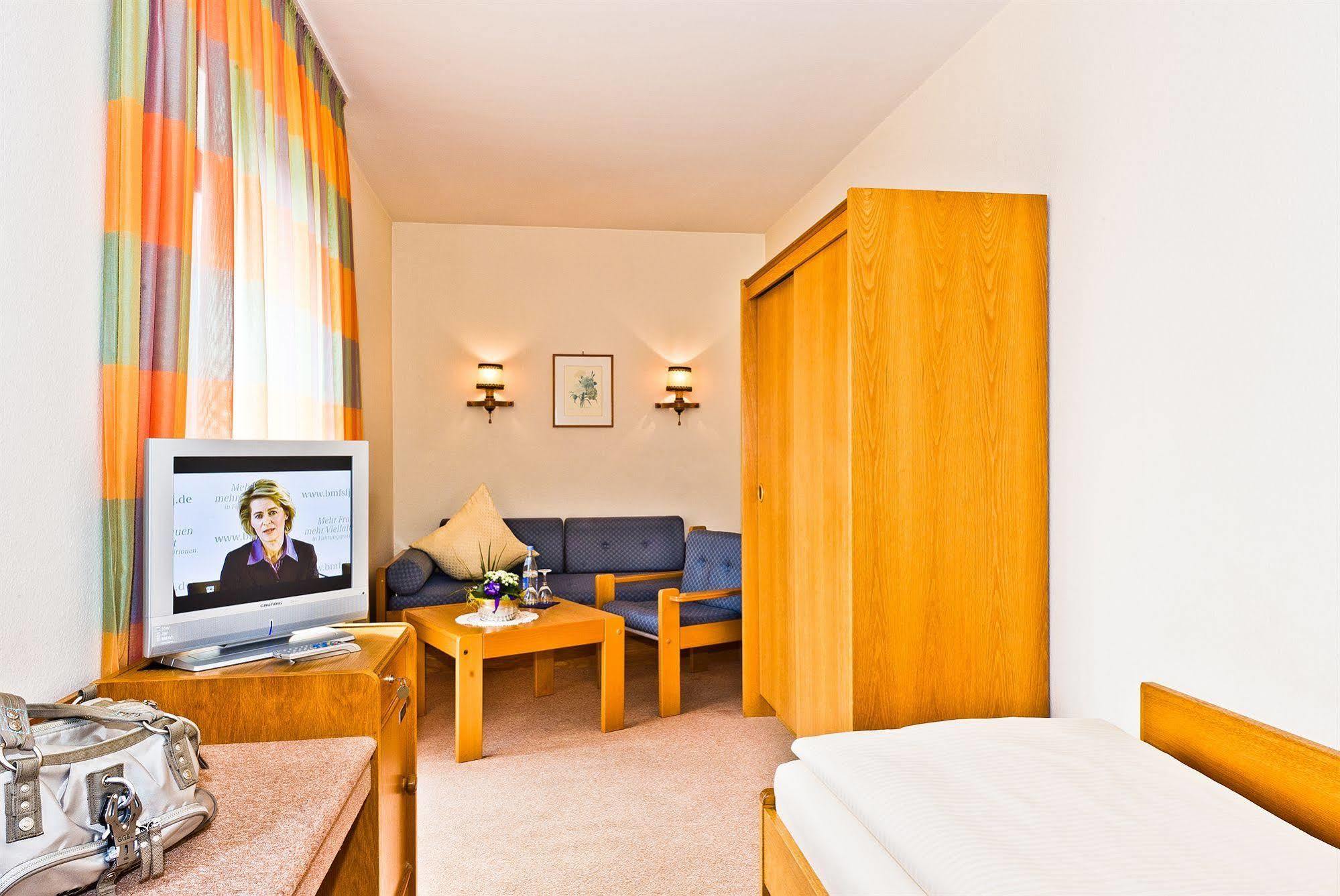 Hotel Merian Rothenburg Ротенбург-на-Таубере Экстерьер фото